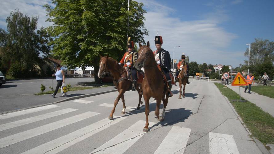 U Ivanić-Gradu je prisegnulo 12 članova povijesne postrojbe