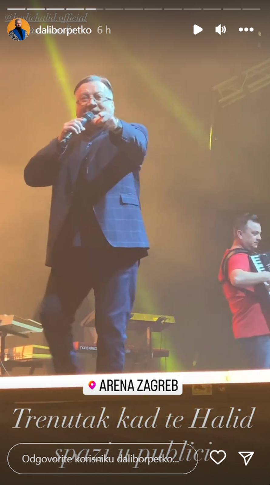 Halid Bešlić na koncertu pjevao duet s poznatim glumcem, a sve je zabilježio slavni voditelj