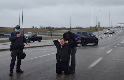 VIDEO Policajcima vikao da su nacisti, kanadskog pastora na ulici uhitili zbog kršenja mjera