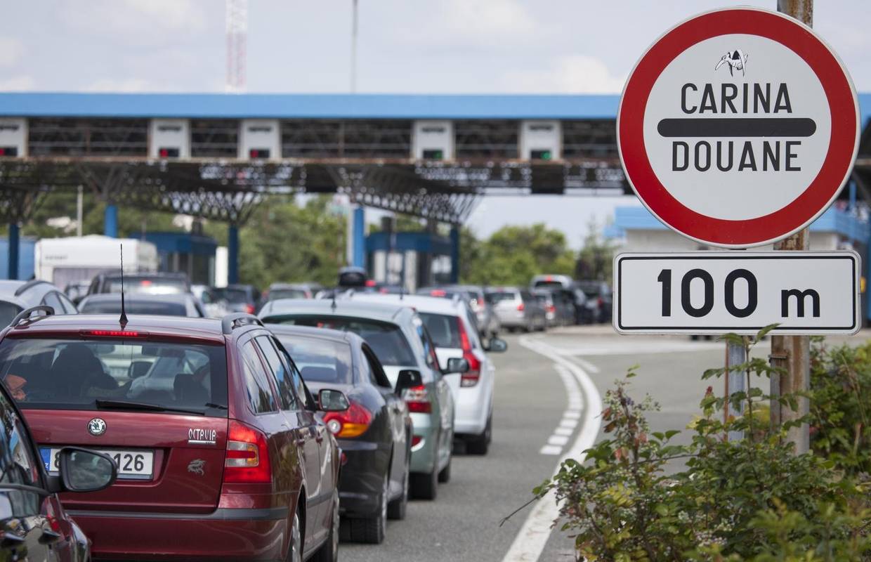 Albanci ilegalno pokušali ući u Hrvatsku i nudili mito policajcu