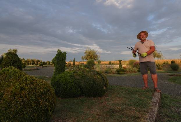 Bajkoviti vrt u srcu Međimurja: Prvi i jedini Topiary park u Hrvatskoj krije se u Sračincu