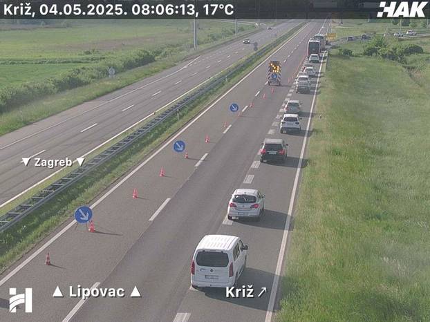 GALERIJA Stravični prizori s A3: Počelo izvlačenje prevrnutog busa. Auto potpuno smrskan