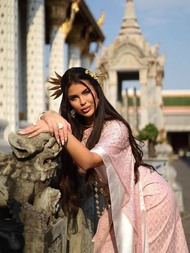 Andreu gledamo u 'Gospodinu Savršenom': Voli putovati, ali i nositi minijaturni bikini i haljine