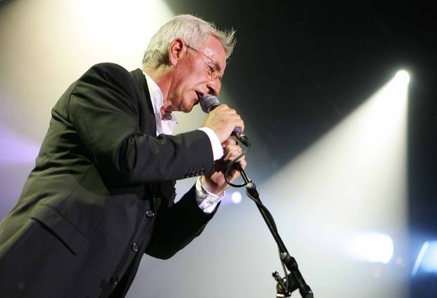 Split: 07.12.1947. ro?en poznati hrvatski glazbenik Oliver Dragojevi?