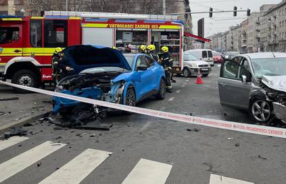 VIDEO Pogledajte kako izgleda eletkrični Mustang GT nakon sudara s Focusom u Zagrebu!