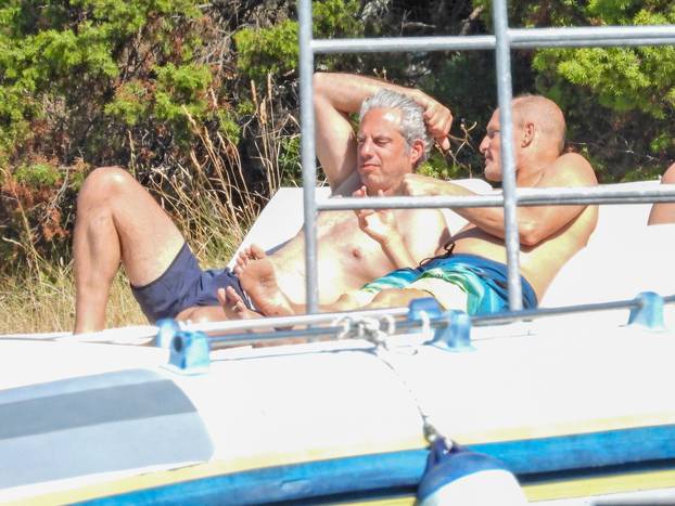 EKSKLUZIVNO: Woody Harrelson nakon partije šaha s Larsom Urlichom i Camilom Alves otišao na kupanje na Korčuli 