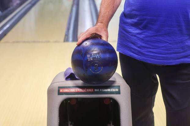 Zagreb: Druženje umirovljenika u Bowlingu Clubu 