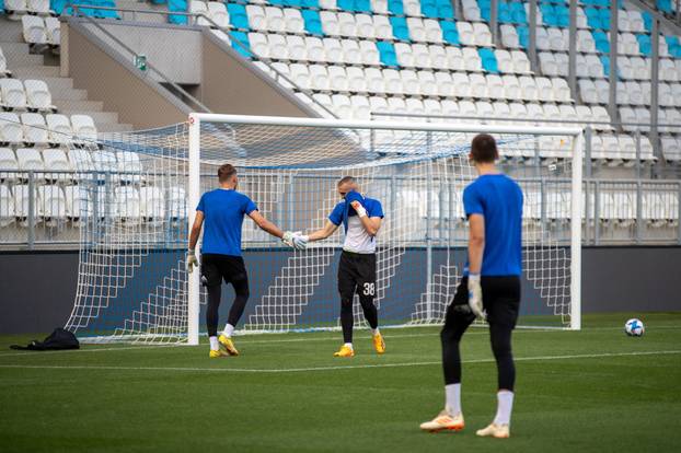 Nasmijani Osječani odradili prvi trening na travnjaku Pampasa