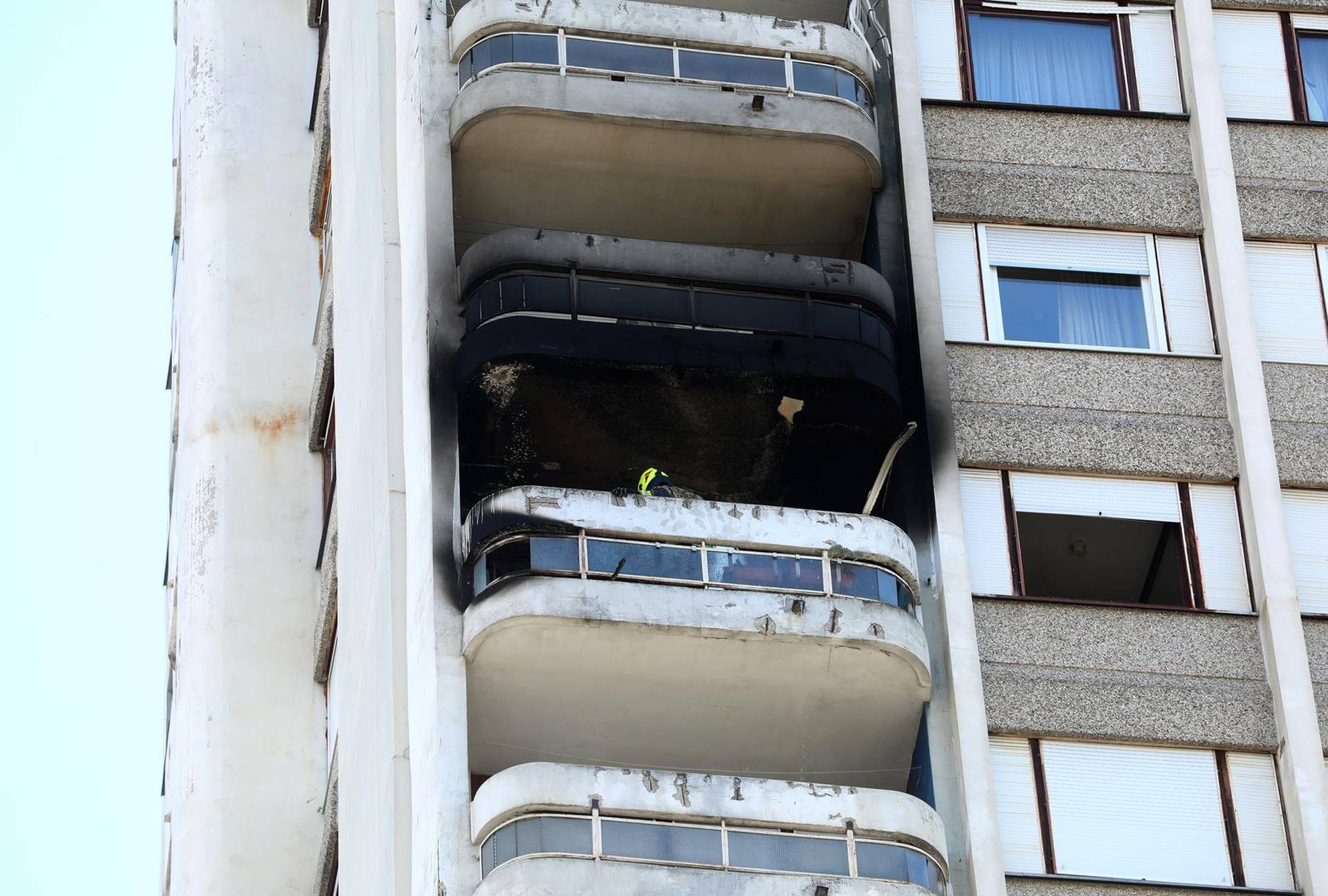 Zagreb: Vatrogasci ugasili požar u stanu nebodera na 11. katu na Trešnjevci