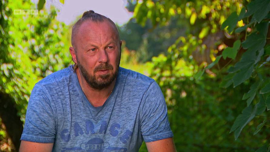 Siniša učio Martinu igrati biljar: Stara koka, dobra juha. Bolja je dvadeset mlađa nego starija...