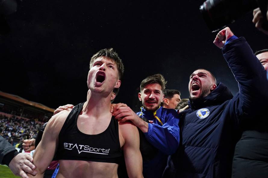 FIFA World Cup - UEFA Qualifiers - Finals - Bosnia and Herzegovina v Italy