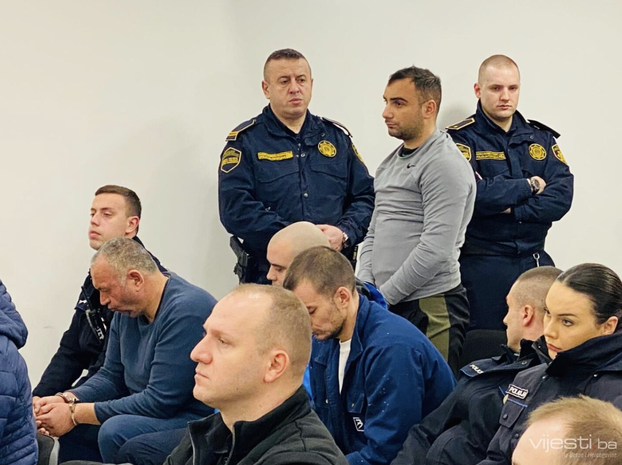 Huligani Torcide koji su prebili Zvezdaše na sudu u zavojima. Objavili im fotke i identitet