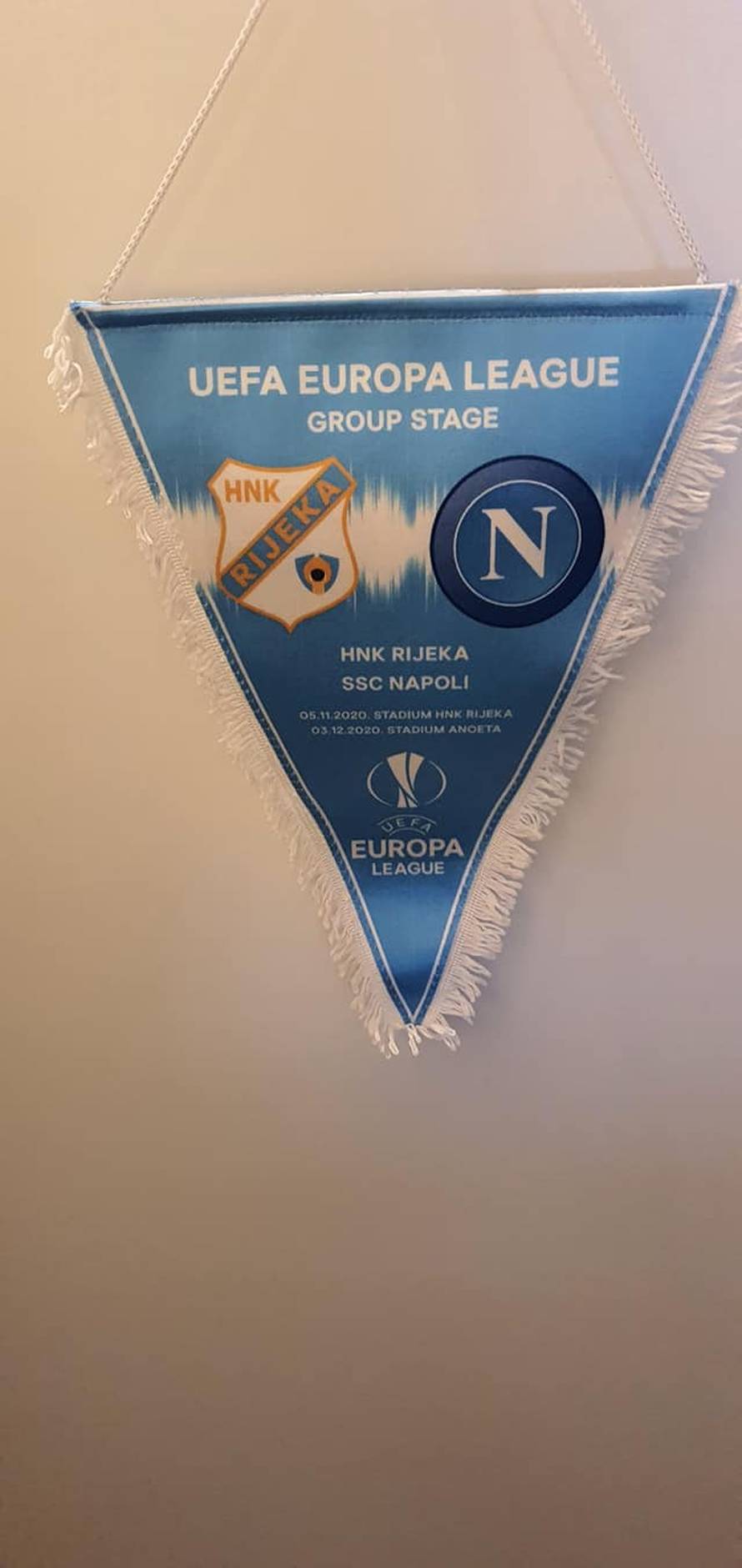 Prodajem svojih 150 dresova da bih mogao pomoći roditeljima