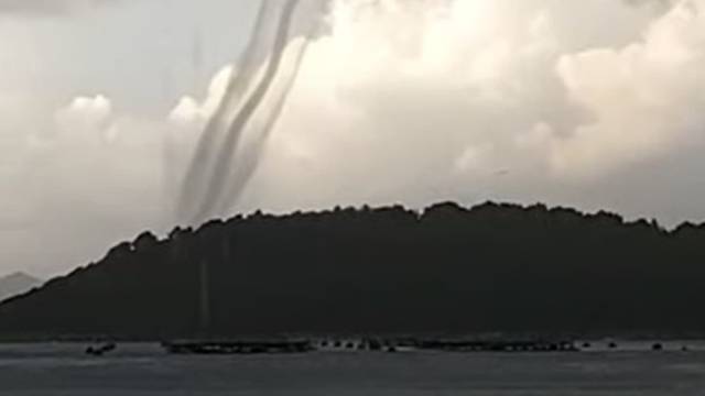 VIDEO Velika pijavica stvorila se kod Brača i protutnjala uz južnu obalu otoka u subotu ujutro