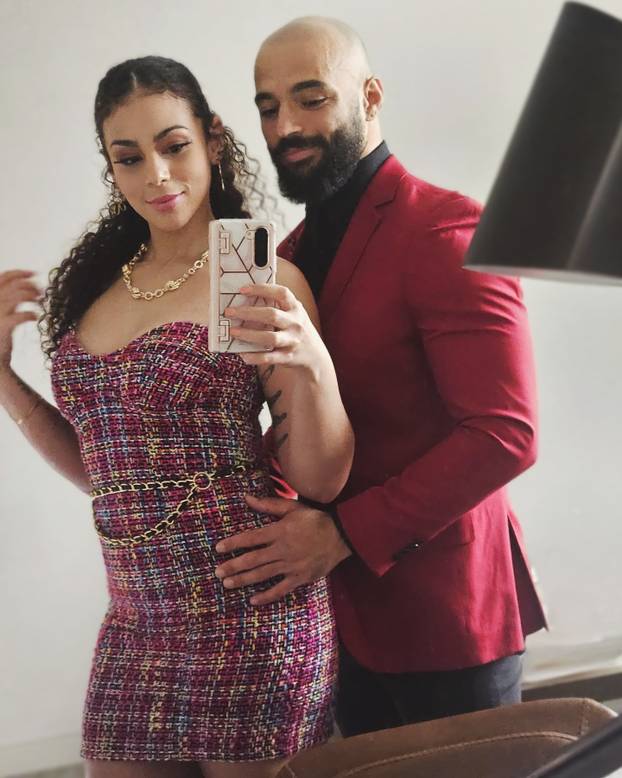 FOTO Ona je 'Bomba', doslovno. Nekad je najavljivala borbe pa promijenila posao. I voli kečera