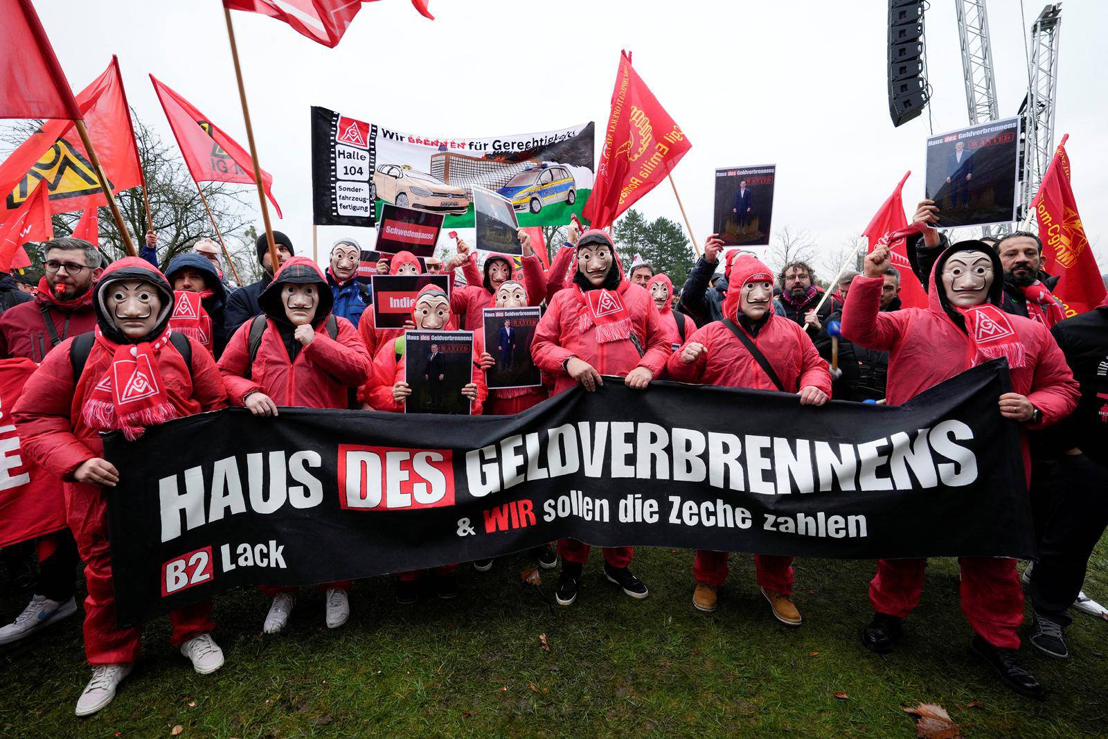 Angry VW workers faced with wage cuts, layoffs strike across Germany