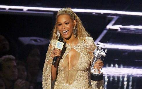 Beyonce accepts the Female Video of the Year award during the 2016 MTV Video Music Awards in New York