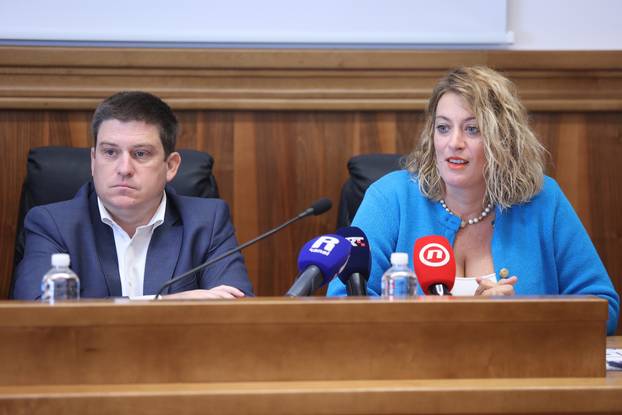 Crikvenica: Ministrica Marija Vučković i ministar Oleg Butković sudjelovali su na dodjeli ugovora za sanaciju i zatvaranje odlagalište otpada "Kalvarija"