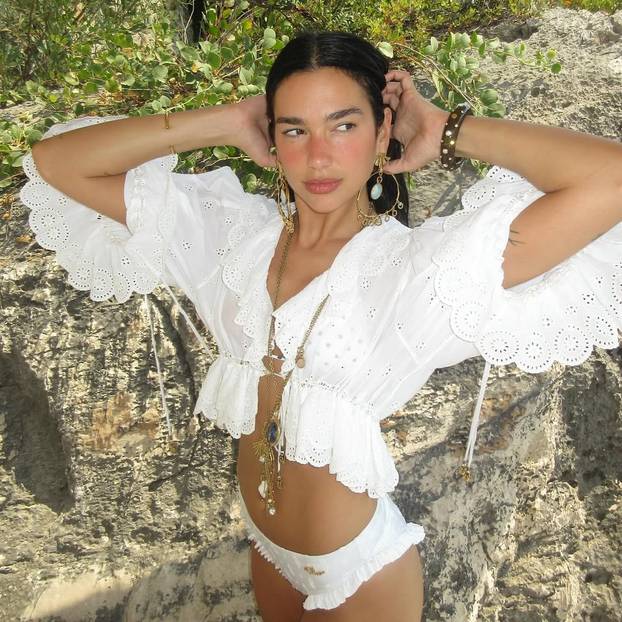 FOTO Opa! Dua Lipa pokazala je zavidnu figuru: Fanovi u deliriju