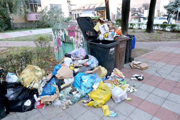Zagreb: Čistoća štrajka treći dan, sve više smeća