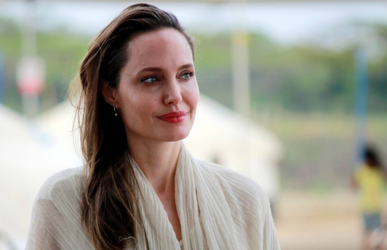 Stil Angeline Jolie: Od bijelog odijela do male kožnate haljine
