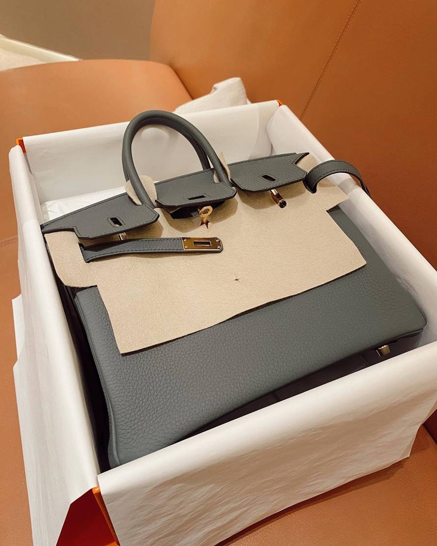 Žena Dinamovog nogometaša kupila torbu od 120 tisuća kuna