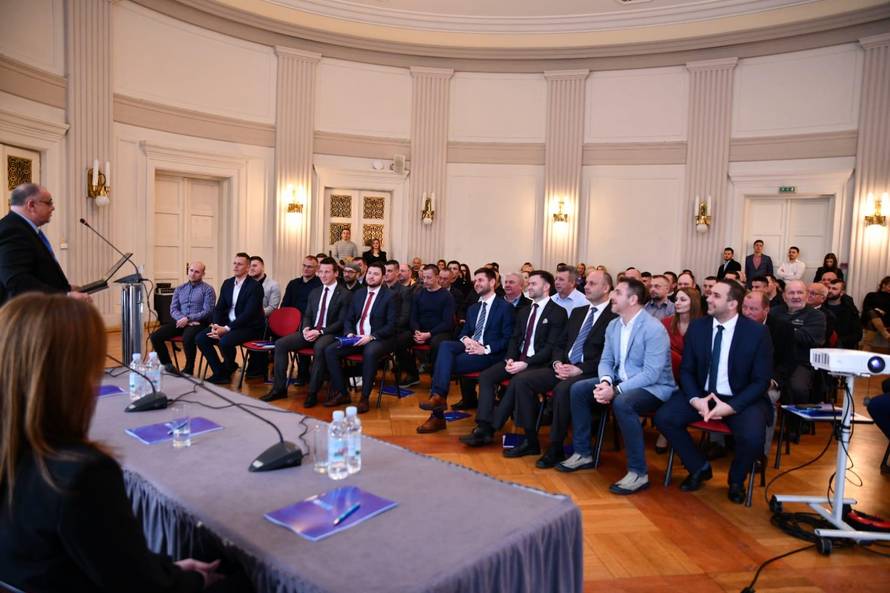 Osnovan "liberalni Most": Mi želimo ukinuti porez na plaće!