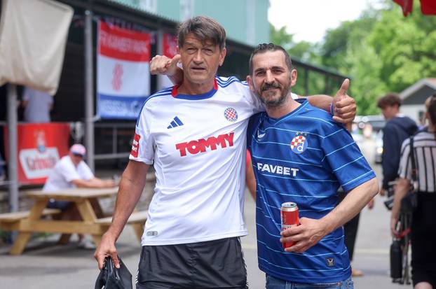 SP 2026 Mississauga: Fenomenalan susret hrvatskih navijača, Dinamovac ljubio grb Hajduka a Hajdukovac Dinama