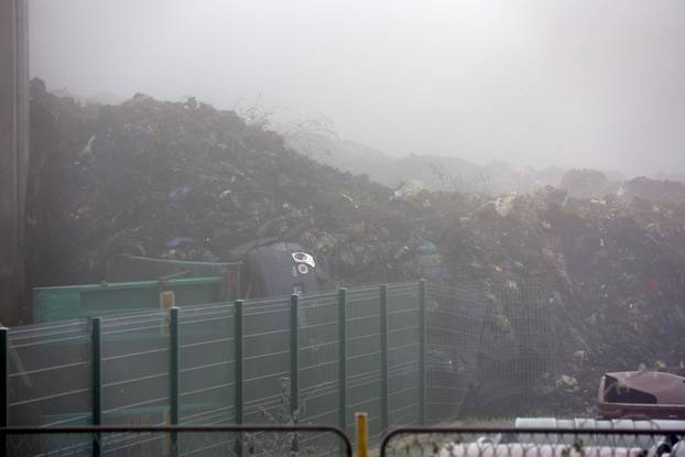 Zagreb: Opet se odronilo smeće na Jakuševcu, dvije osobe ozlijeđene