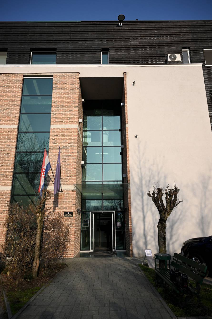 Varaždin: Srđan Mlađan pod jakim policijskim osiguranjem dolazi na Županijski sud