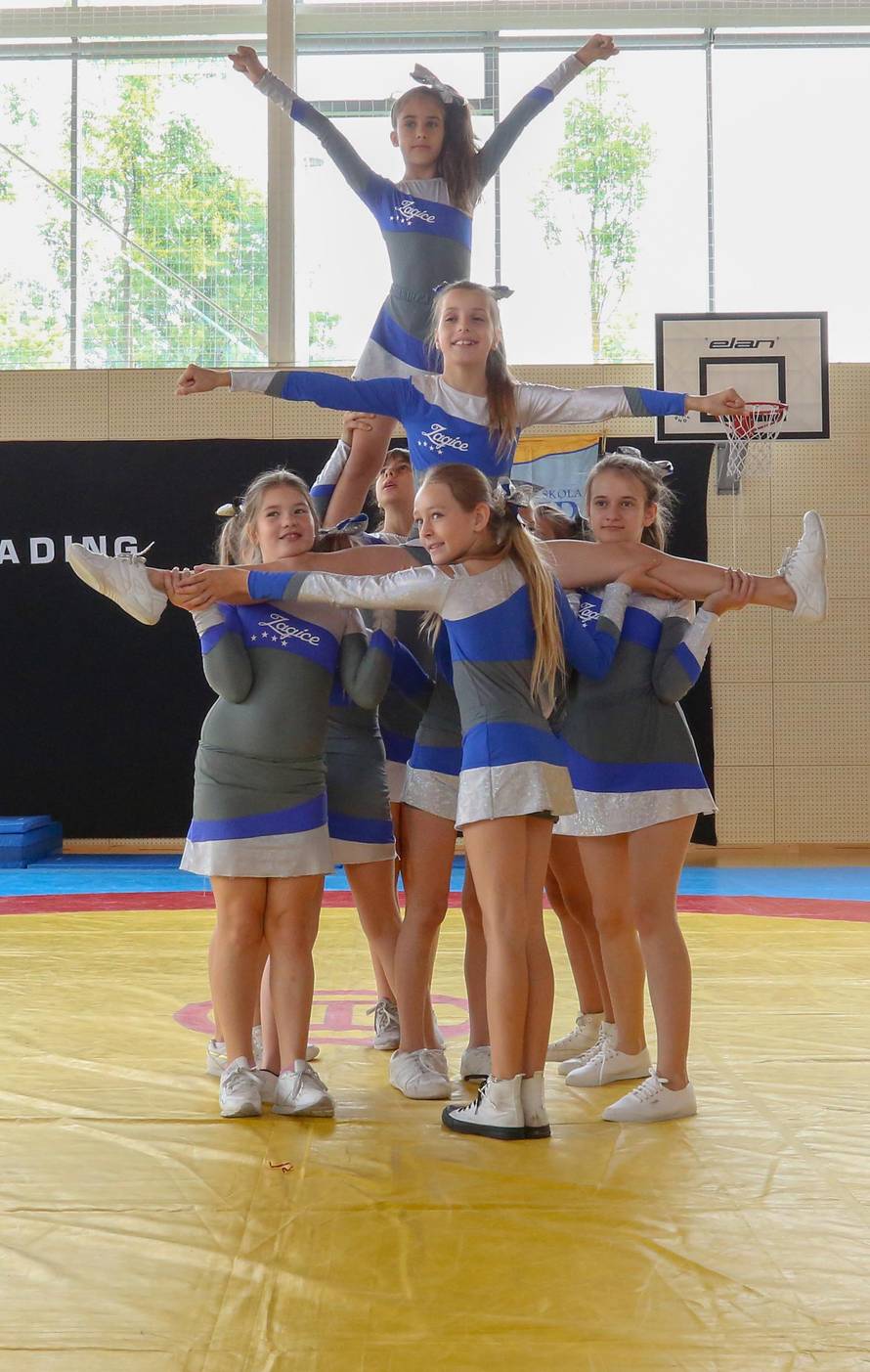 Navijačice u Zagrebu: Hrvatske plesačice zapalile su metropolu