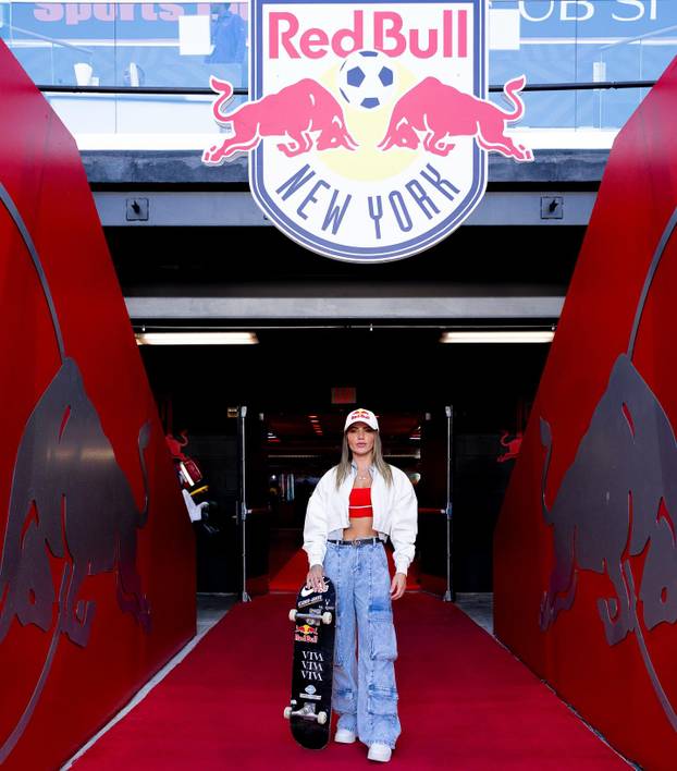 Fatalna Brazilka besplatno časti fanove intimnim fotografijama