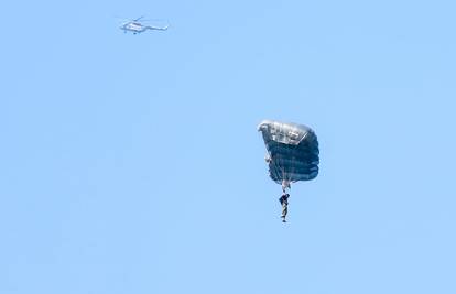 Sibir: U šumi se srušio avion, poginulo sedam padobranaca