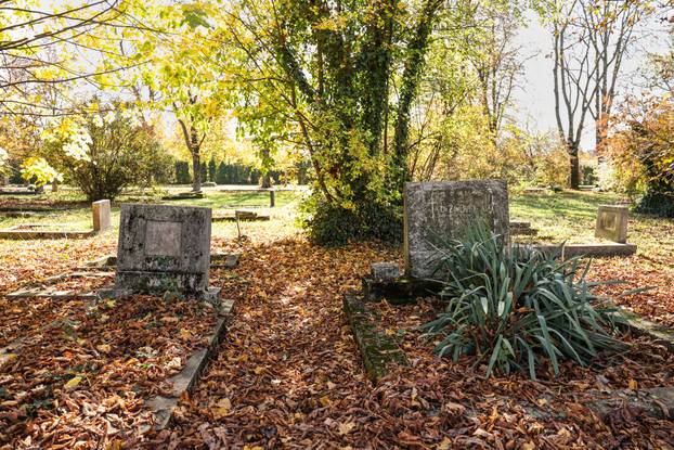 Zagreb: Psihijatrijsko groblje Vrapče ima upaljenu tek pokoju svijeću na blagdan Svih svetih