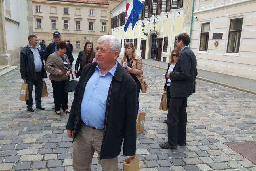 Mljekari Vladi podijelili mlijeko, Romić: Branim vaše interese