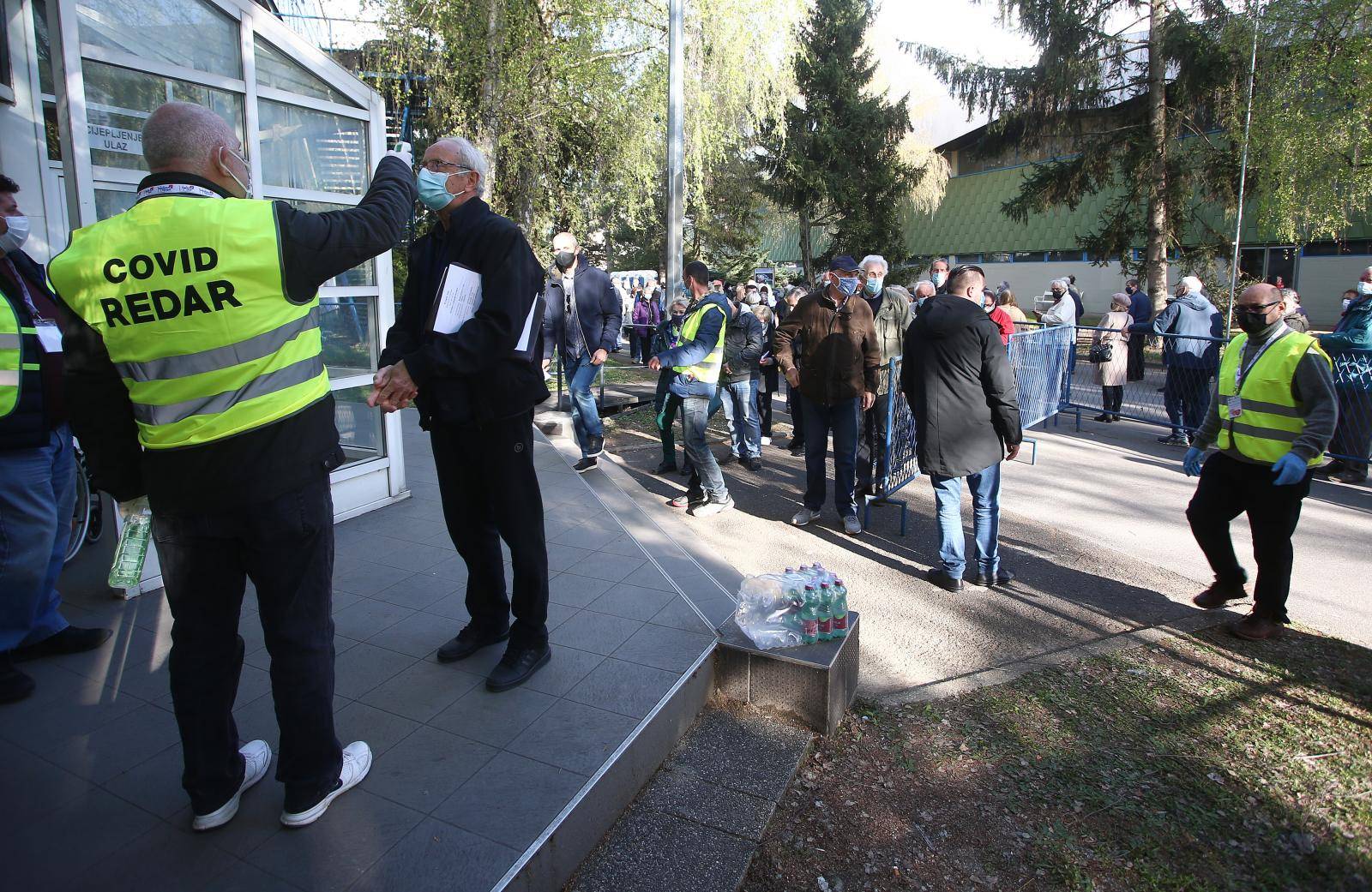 Masovno cijepljenje protiv korone se nastavlja, gužva na Zagrebačkom velesajmu