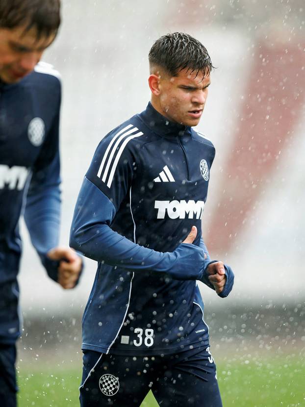 Hajdukovci su počeli pripreme po potopu. Pogledajte kadrove