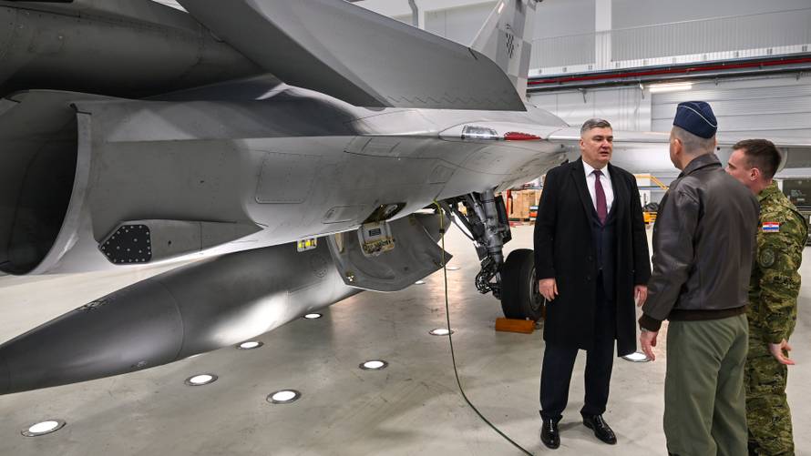 VIDEO Milanović je posjetio vrh HRZ-a, obišao i borbene Rafale