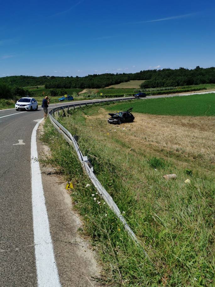 Nova teška nesreća: Vozač (58) izletio s ceste u Istri i poginuo
