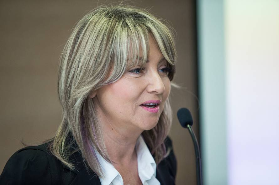 Osijek: HDZ-ovi kandidati za Europski parlament na okruglom stolu  'Prednosti ?lanstva RH u EU'