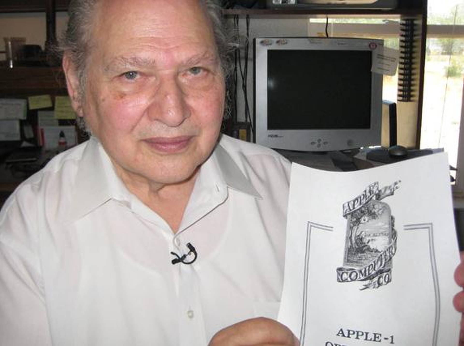 Ronald wood a managing. Рональд Уэйн. Рональд Уэйн эпл. Рон Вейн Apple. Рональд Уэйн фото.