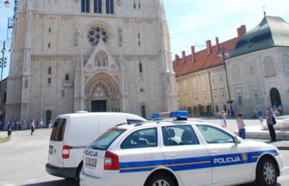 Ipak je lažna dojava: Nisu našli  bombu u zagrebačkoj katedrali