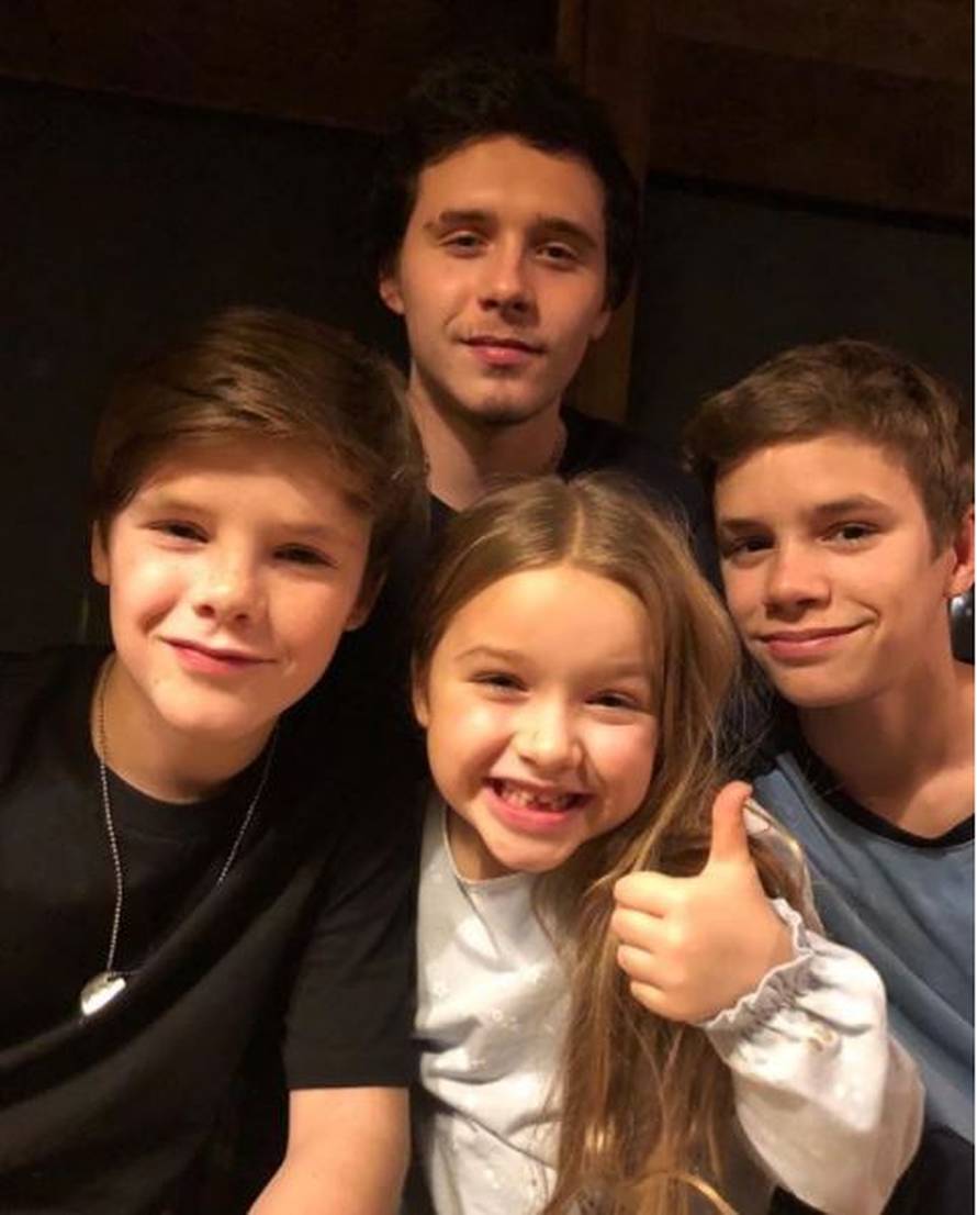 Victoria Beckham je uznemirila fanove: Što joj je sa stopalima?