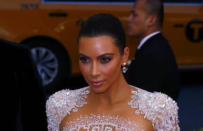 Kim Kardashian: U sobu mi je pokušala provaliti gola žena