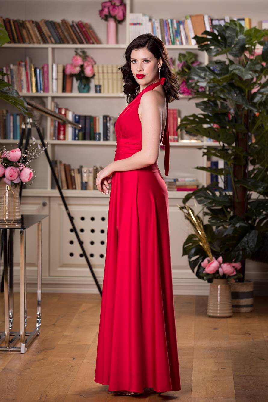 Dorotea pjeva, Tanja meditira, a Matea frizira: Ove tri djevojke bore se za srce novog Savršenog