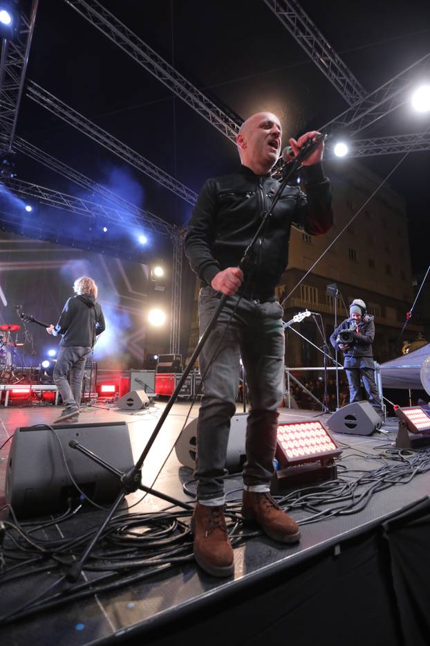 Zagreb: Koncert Želim život, zaklade Ana Rukavina na glavnom gradskom trgu