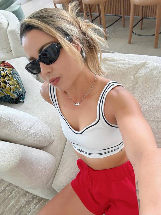 FOTO Tko je tenisačica čija je fotka u toplesu šokirala svijet?