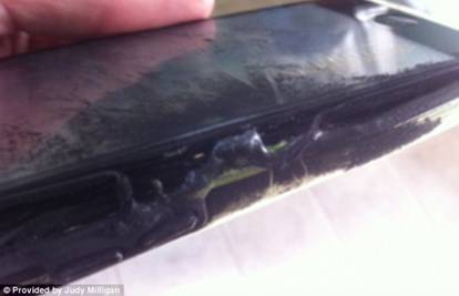 Ima opekline: Tinejdžerici se zapalio iPhone   u  džepu hlača