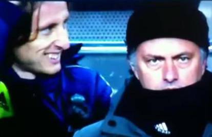 Luka Modrić se udario u glavu na klupi, skoro se ozlijedio