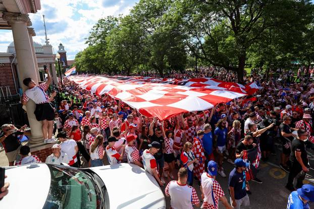 SP 2026 Toronto: Veliki hrvatski korteo prema Toronto stadionu sa 100-metarskom zastavom